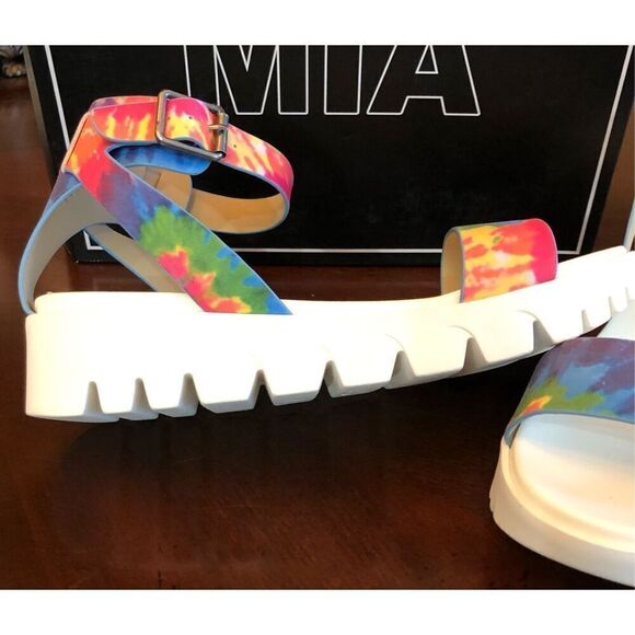 MIA - NWT - L Sz 8 "Madi" Tie-Dye Platform Sandal in Rainbow Colors & White Sole - Picture 11 of 13
